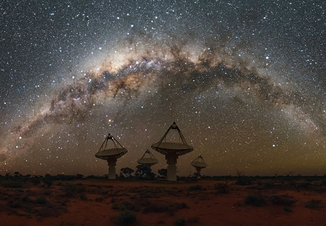 銀河系中心傳來神秘信號(hào)，一年重復(fù)13次，天文學(xué)家：不是已知天體