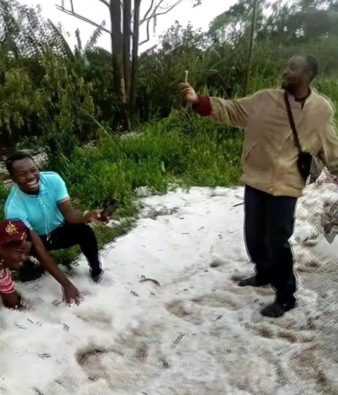 赤道附近喀麥隆罕見(jiàn)降雪！人類正處在大冰期中，全球變暖錯(cuò)了？