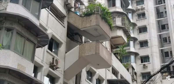 重慶一座24層樓沒(méi)電梯 外賣(mài)員心態(tài)崩了：曾在樓里迷路